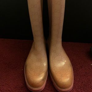 100% authentic used Gucci rain boots